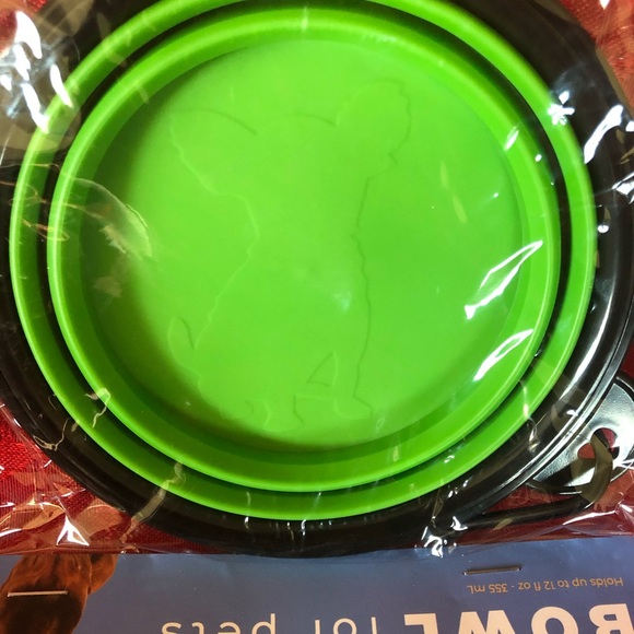 🌵3/$15 Collapsible feeding water bowl for pets - Picture 3 of 5